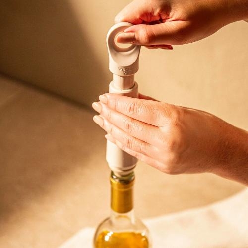 Vacu Vin Wine Saver Loop wijnvacuümpomp sand