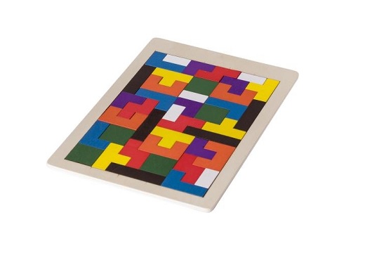 een houten puzzel met 9 puzzelstukjes