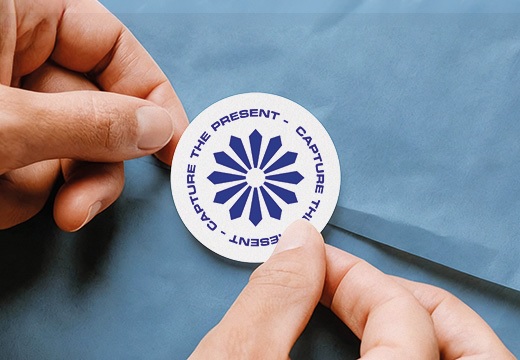 sticker met logo voor relatiegeschenken