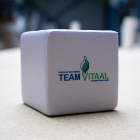 Witte anti-stress kubus