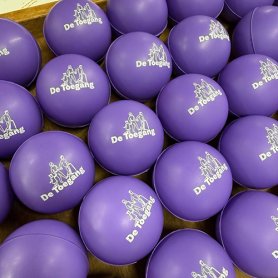 Paarse anti-stress bal